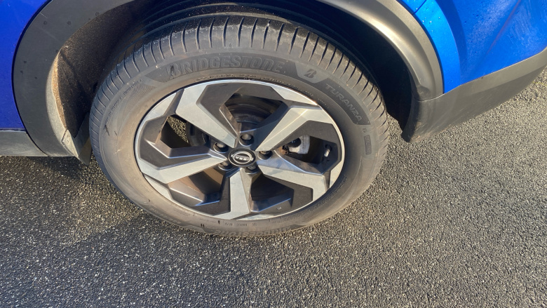 Nissan Qashqai 1.3 DiG-T MH N-Connecta 5dr Petrol Hatchback